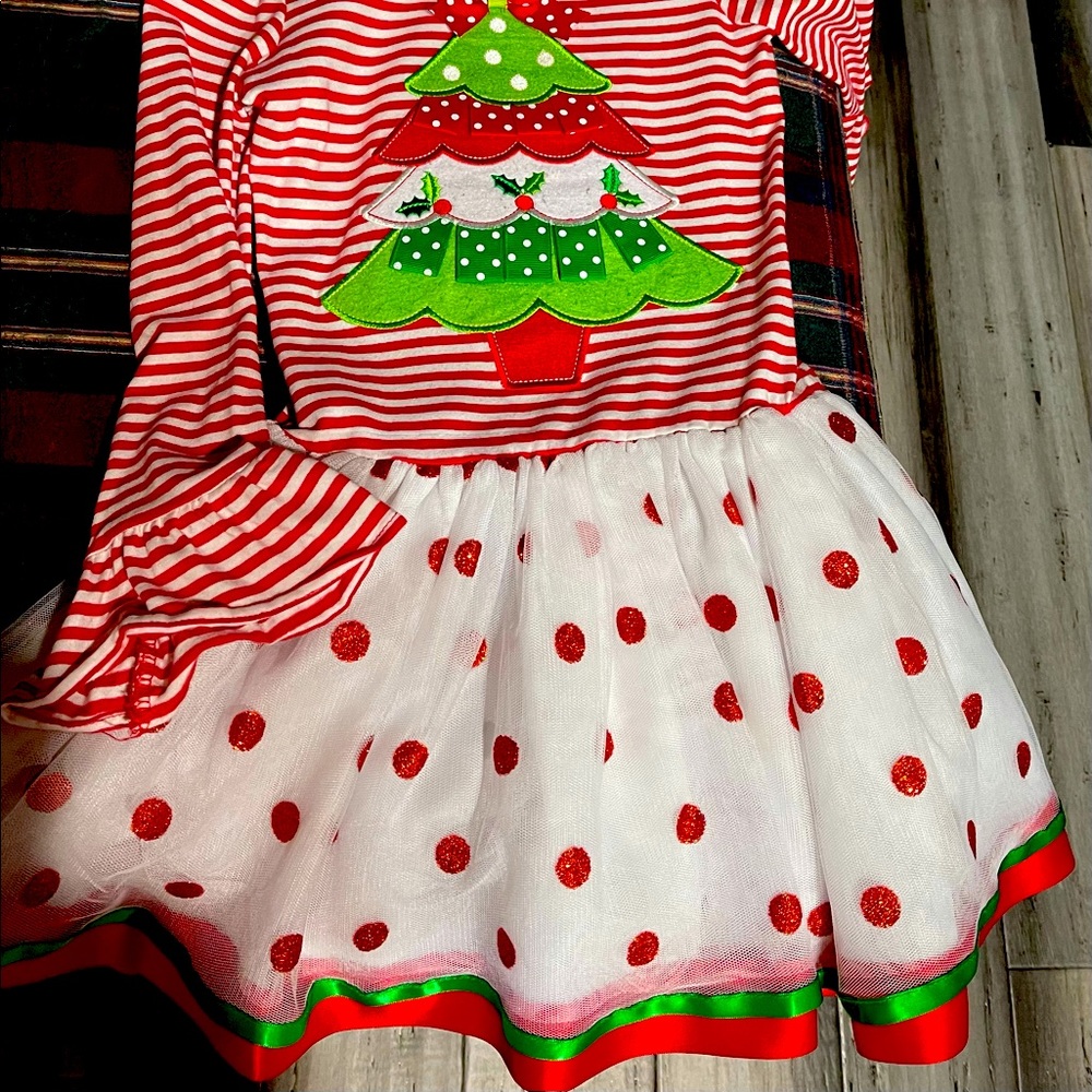 Beautiful Christmas dresses lil girls size 6